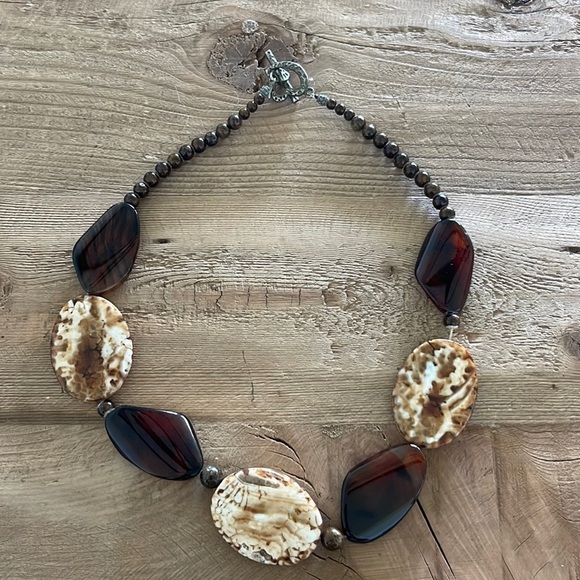 Beaded Neutral Necklace - Picture 1 of 3